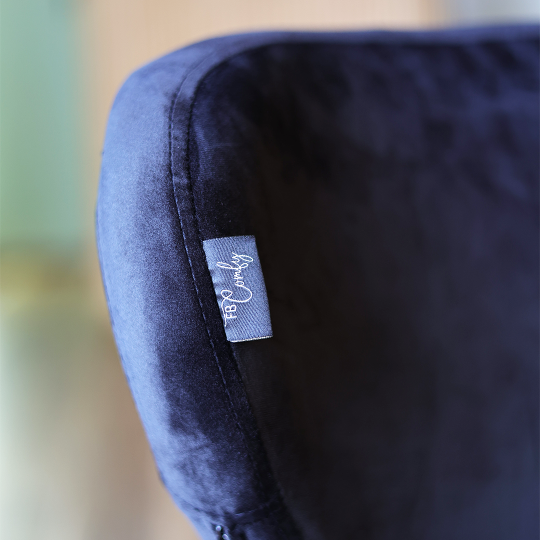 Shell Chair FB Comfy - Preta