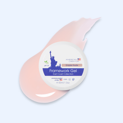 American Creator Framework Gel Empire Nude 30 ml com amostra nude pêssego suave sobre fundo azul-claro