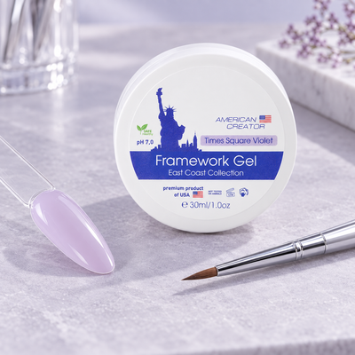 American Creator Framework Gel Times Square Violet 30 ml com amostra da cor em ambiente profissional de manicure
