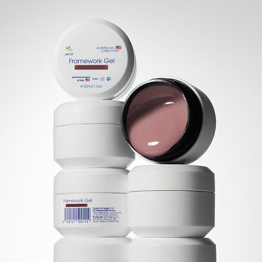 Framework Gel Almondine do Kit Absolute Black em composição com boiões abertos e fechados