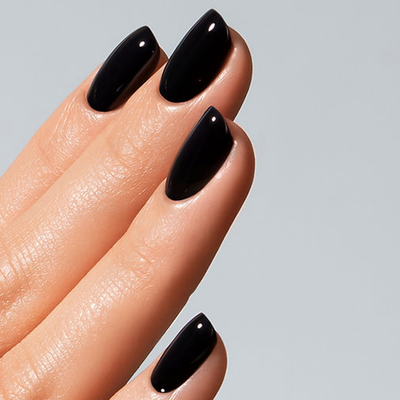 Unhas com Color Gel Absolute Black American Creator preto brilhante