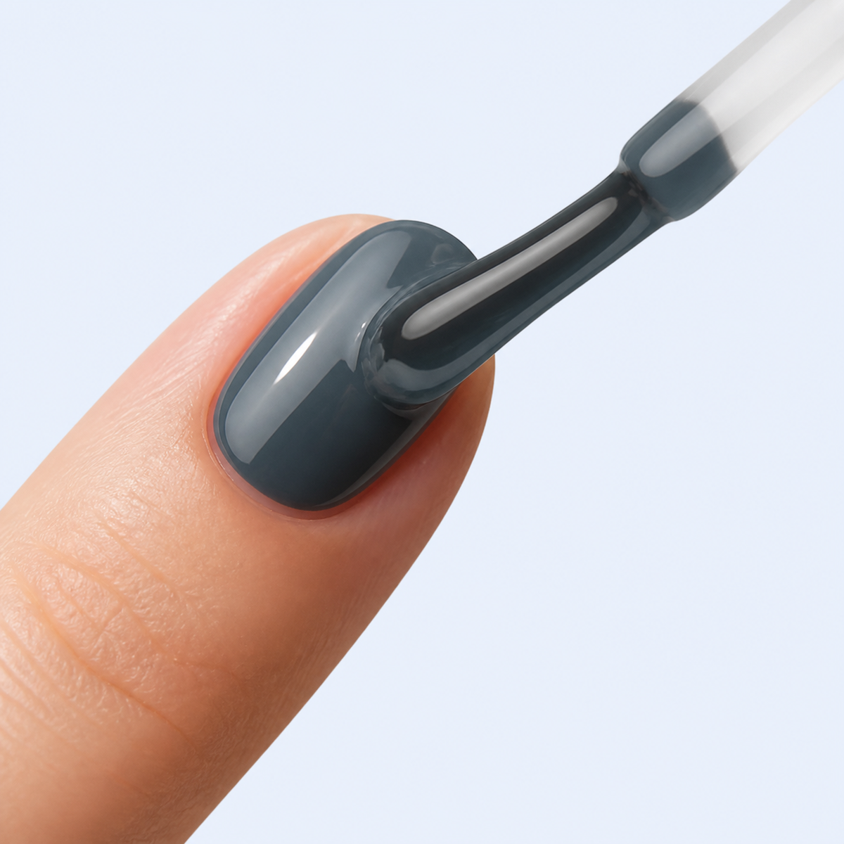Aplicação do Color Gel Dolphin American Creator azul petróleo na unha