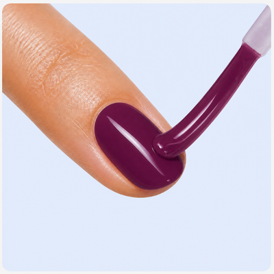 Aplicação do Color Gel Esteem American Creator em unha roxo vinho