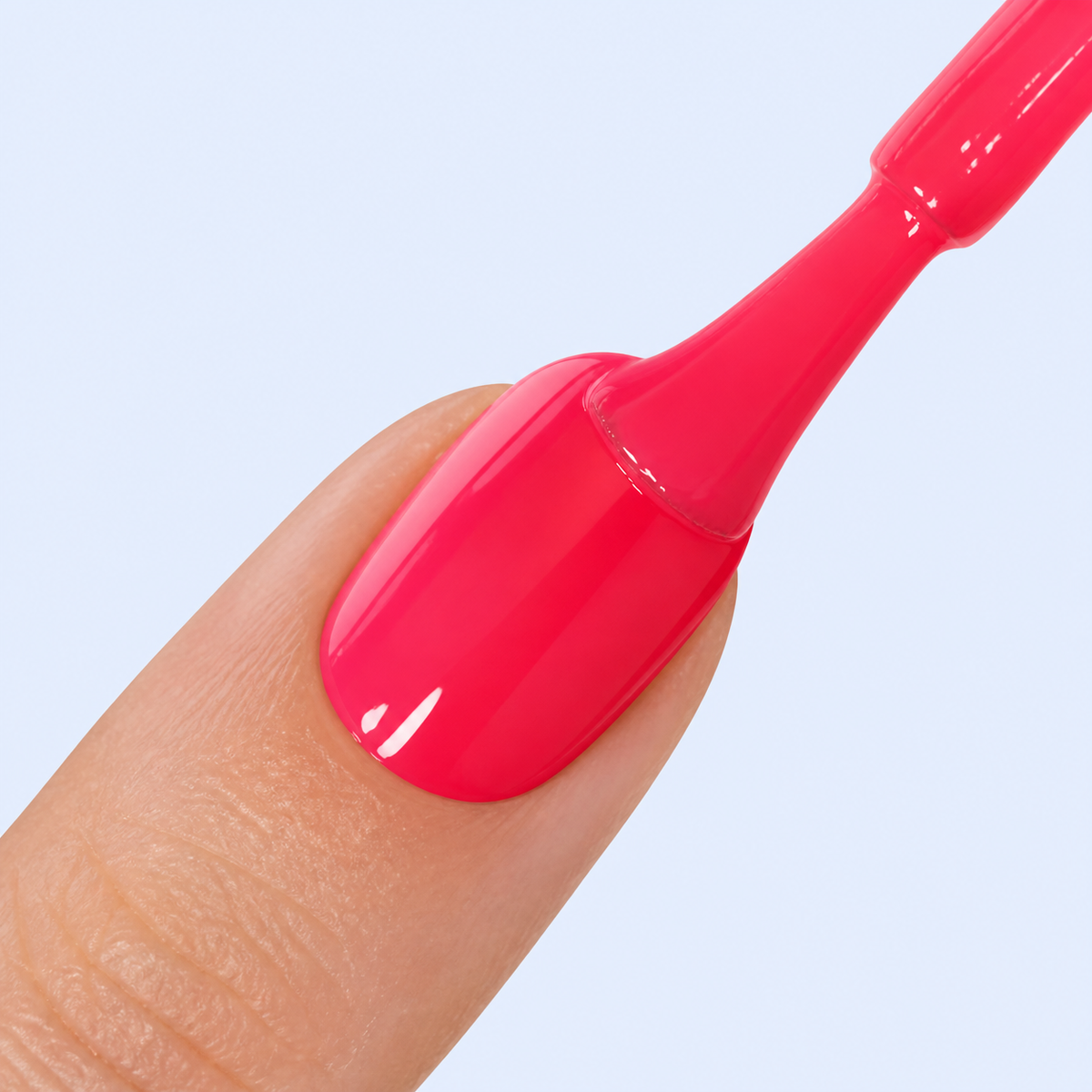 Aplicação do Color Gel LadyBird American Creator em unha rosa vermelho vivo