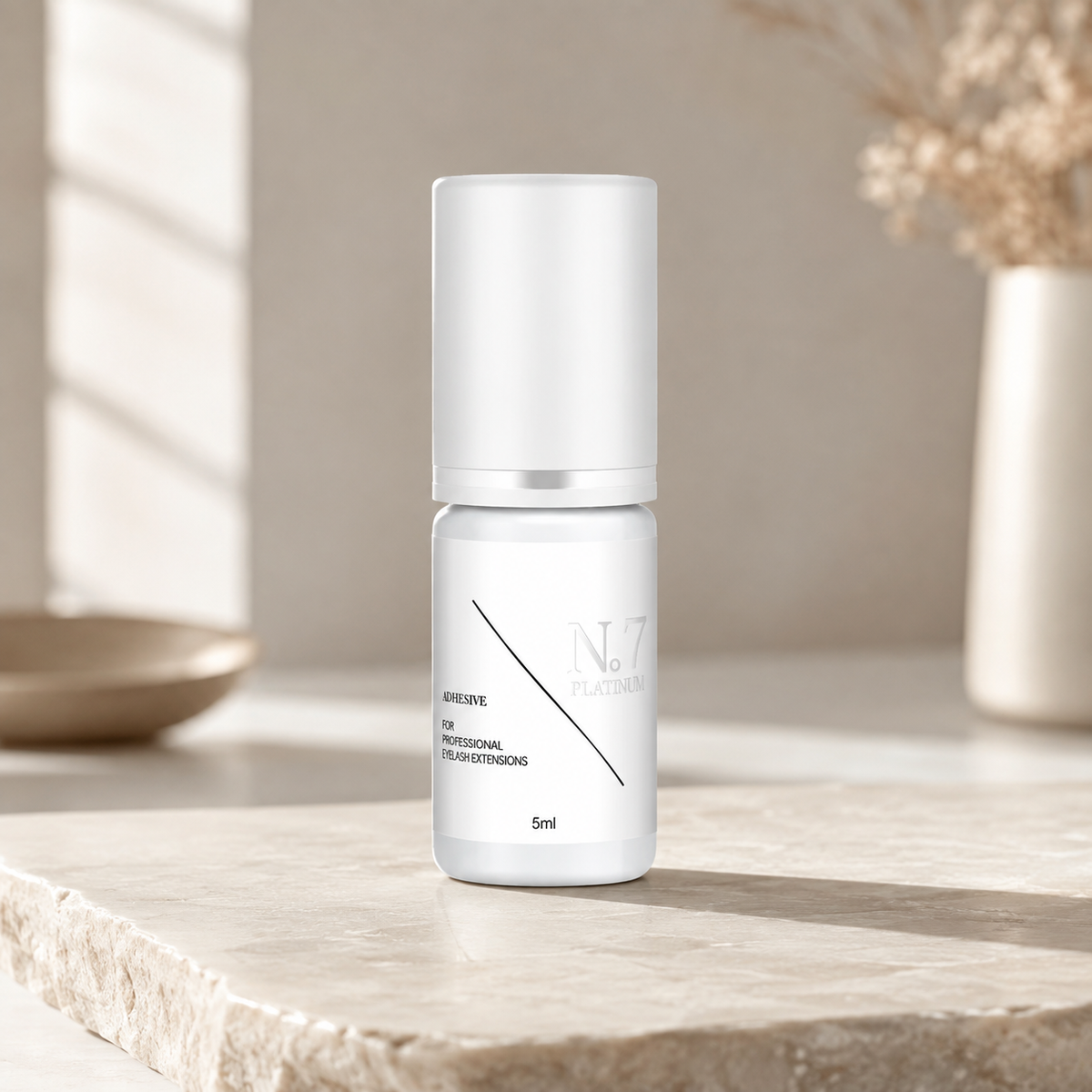 Cola Dlux Platinum Nº7 de 5 ml em ambiente profissional