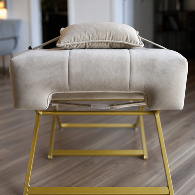 Detalhe do recorte em U da Lash Bed FB Comfy bege