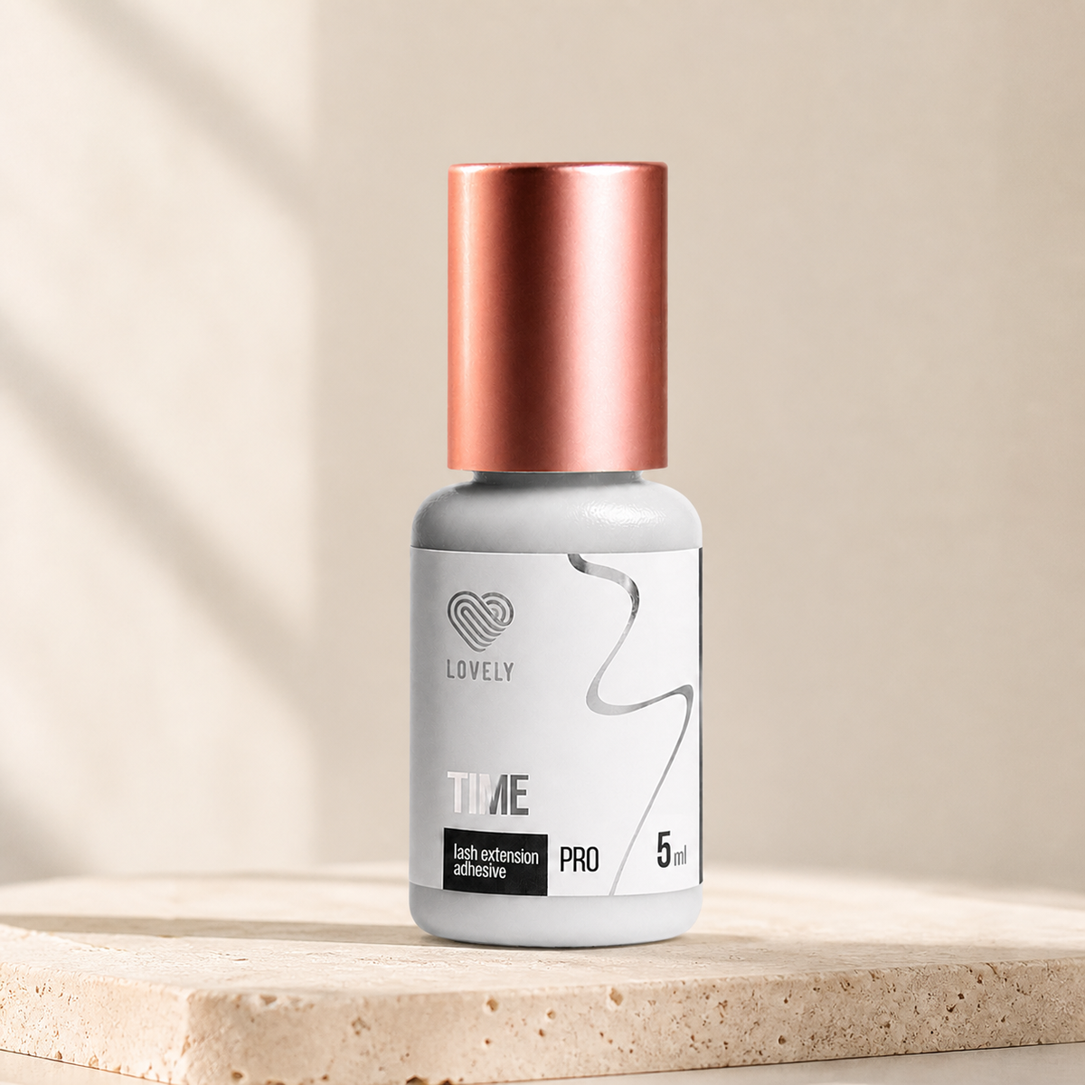 Cola Time Lovely — apresentação profissional sobre base de pedra clara; SKU 96327257