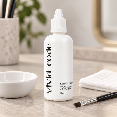 Vivid Code Oxidant 3% Neicha de 50 ml numa estação profissional de coloração