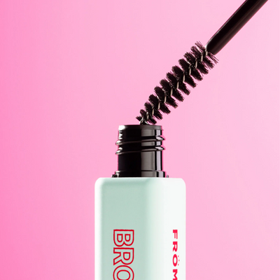 OKO Gel Fixador de Sobrancelhas Brow Fix — detalhe da escova aplicadora