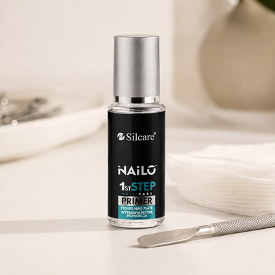 Silcare Primer Nailo com ácido 9 ml apresentado em cenário profissional