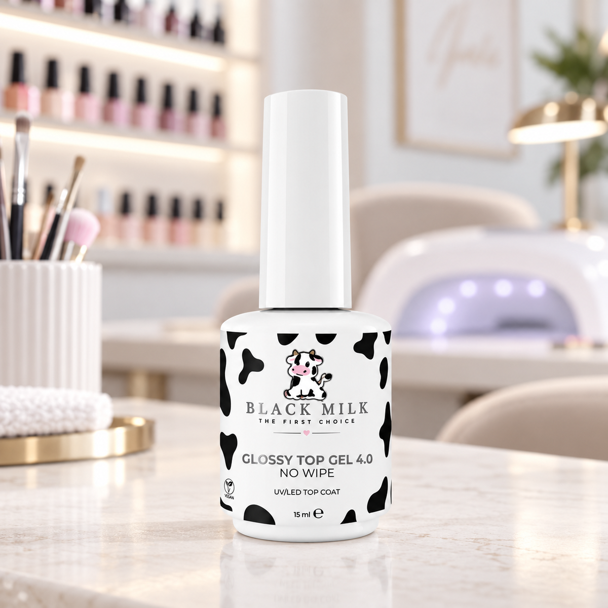 Glossy Top Gel 4.0 No Wipe Black Milk, ambiente de salão