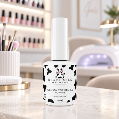 Glossy Top Gel 4.0 No Wipe Black Milk, ambiente de salão