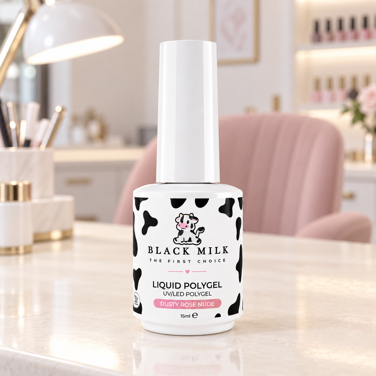 Liquid Polygel Dusty Rose Nude Black Milk, ambiente de salão